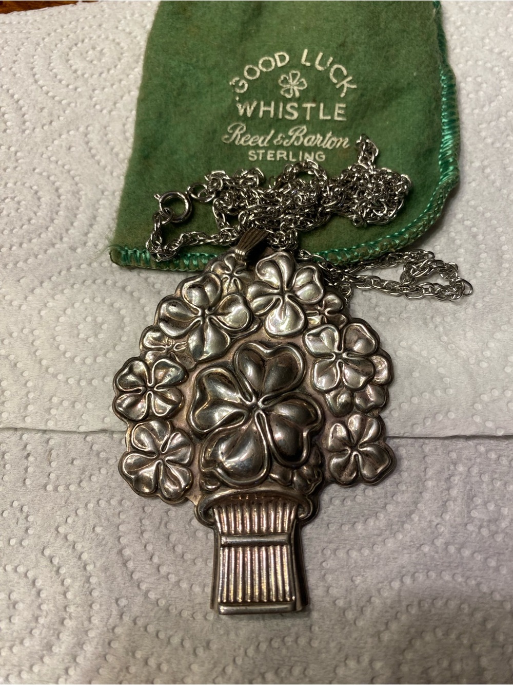 Whistle pendant with matching chain, classic Irish, four leaf clover design - Picture 4 of 4